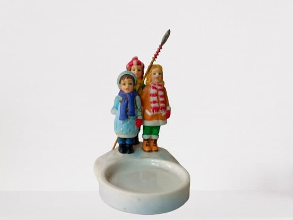 Vintage Party Lite Christmas Carol Singers Tea Light hand Carved Resin Table Decor Statue Sculptures