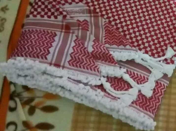 شماغ بسام الإنجليزي الأصلي مهدب يدوياً بهدب قطني ثقيل مقاس 52 و55