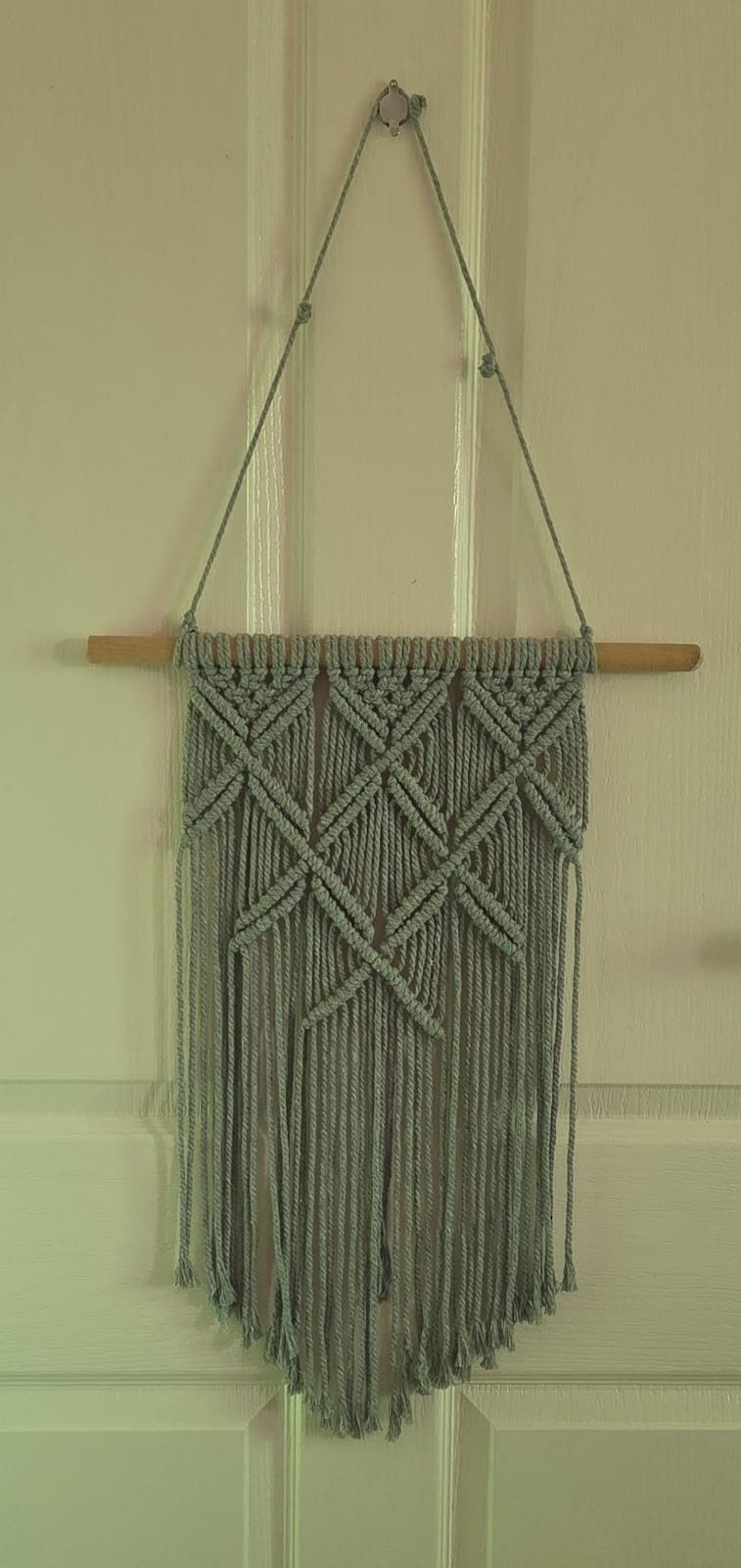 Aurora Weave أورورا ويف – معلقة جدارية مكرمية قطنية يدوية بتصميم بوهيمي 30 × 58 سم