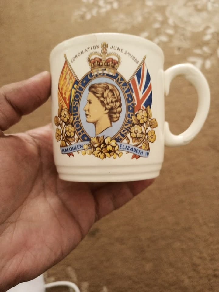 كأس بورسلان بريطاني عتيق 1953 بصورة الملكة إليزابيث