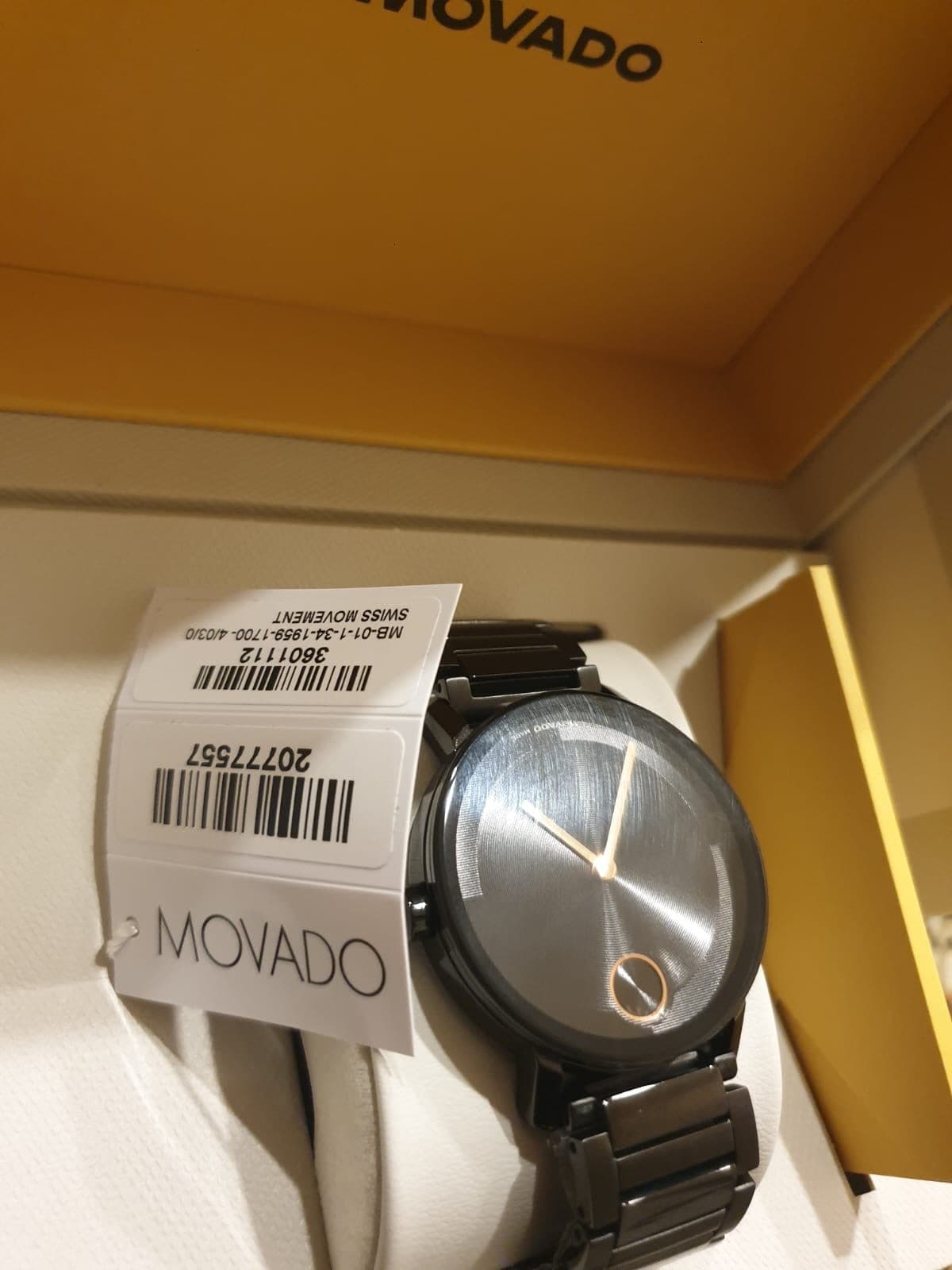 ساعة Movado سوداء جديدة غير مستعملة مع العلبة والأوراق