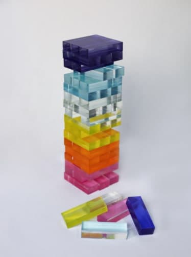 لعبة جينغا من الأكريليك الملون من Designless