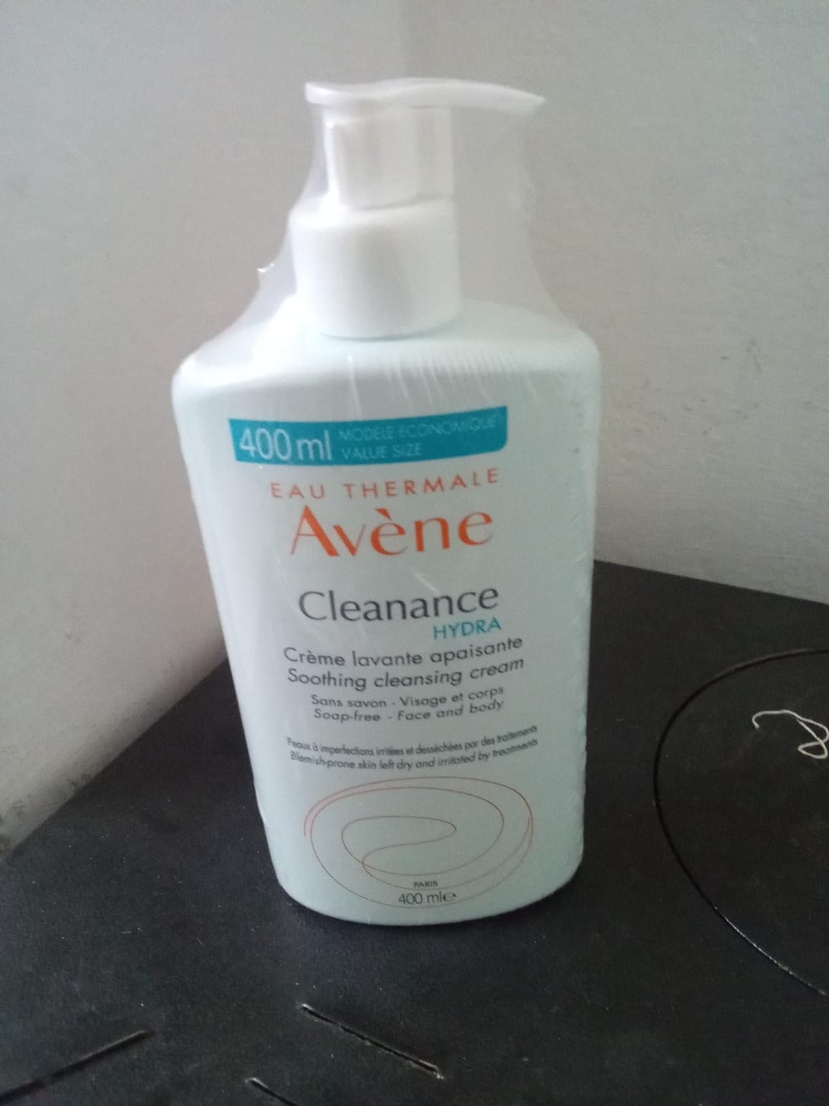 غسول Avène اللطيف للوجه والجسم خالٍ من الصابون للبشرة الحساسة
