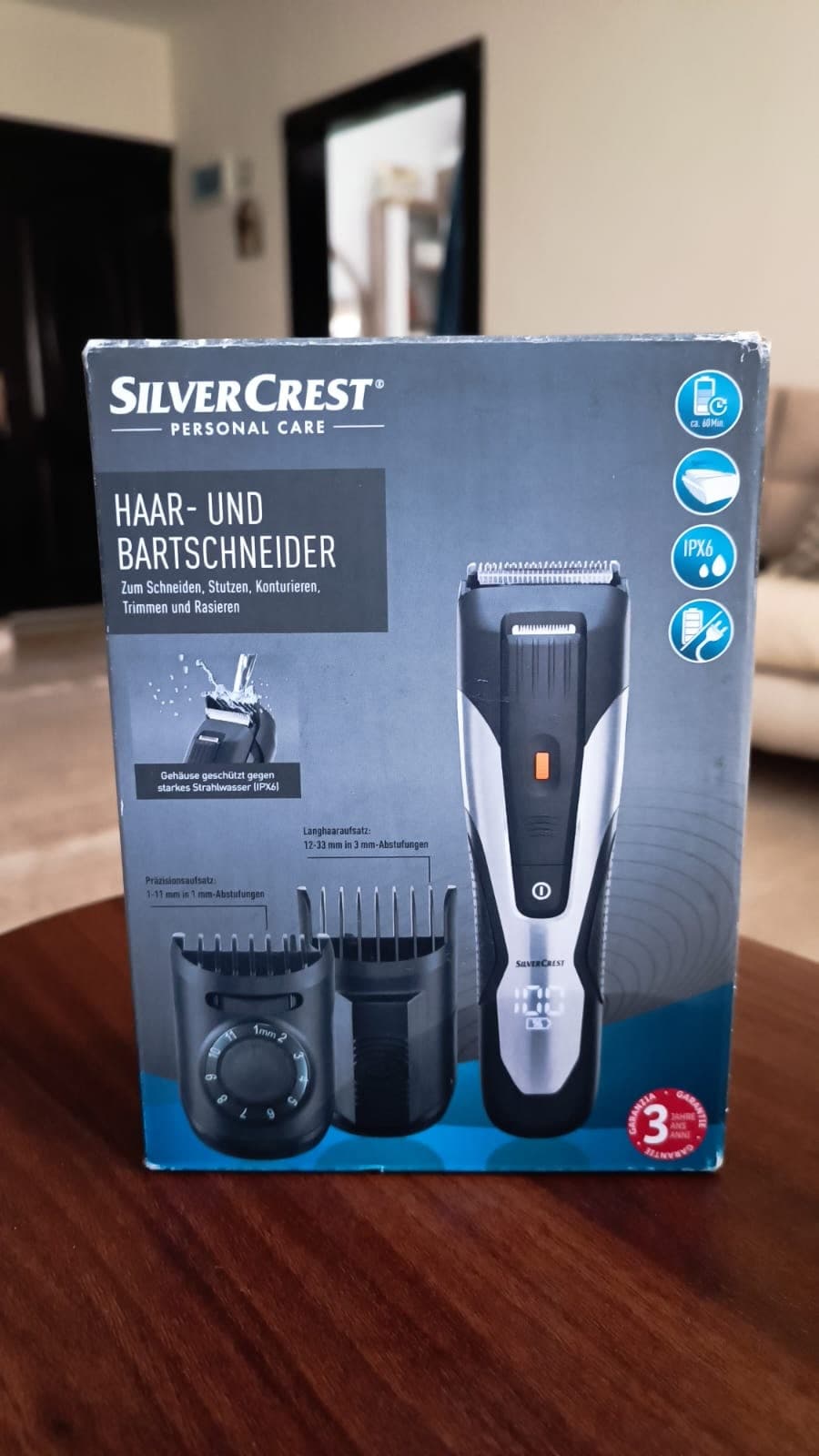 ماكينة قص الشعر واللحية SilverCrest قابلة للشحن مع شاشة LED وملحقات